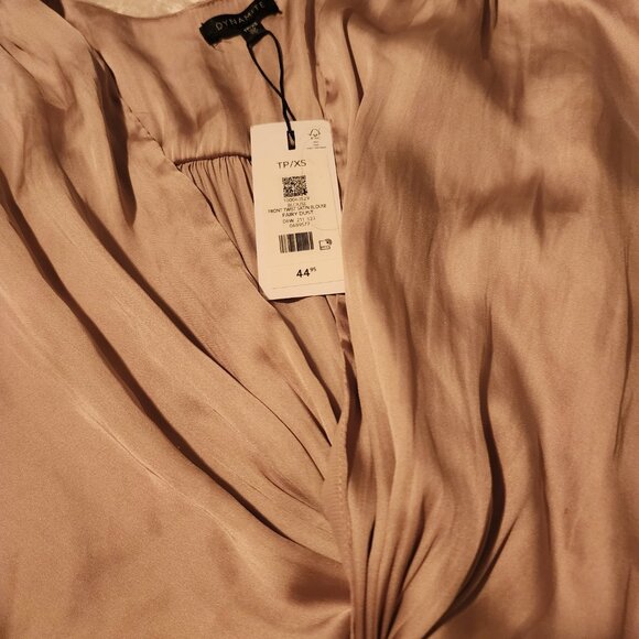 Silky long sleeve crop top - Picture 2 of 4